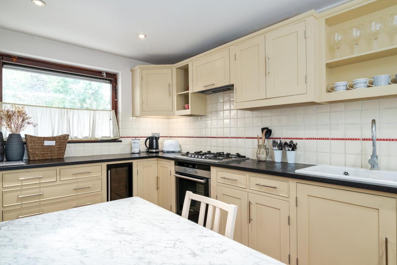 Guestready - Lovely Ground Floor Duplex With Patio In Southbank Apartment Londra Exterior foto